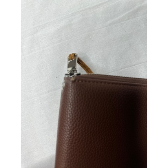 New Women's Wallet soft leather women's wristlet Brown 9" x 5" Travel - Picture 6 of 6